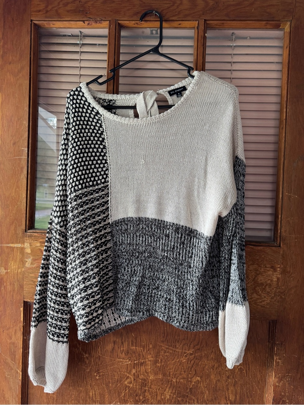 Blu Pepper Black & Cream Colorblock Crewneck Sweater